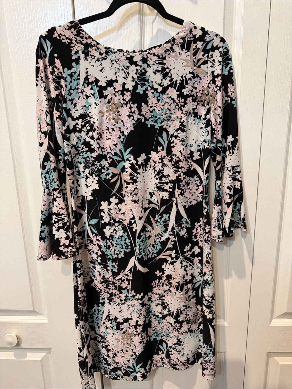 Tommy Hilfiger Women’s Black Floral Shift Dress 3/4 length Trumpet sleeves Sz 6